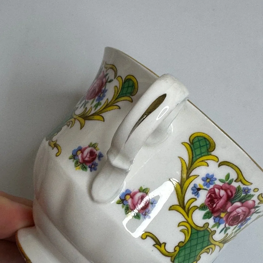 Queen Anne Bone China Tea Cup England Pattern Pink Rose Gold Trim